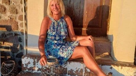 Annemarie (68) gaat al 20 jaar naar dezelfde camping: ’Ik heb een Griekse lover van 17 jaar jonger’