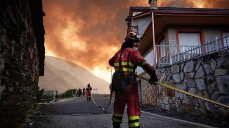 Deutsche im Einsatz: Deutsche Feuerwehrleute jetzt in Nordspanien im Einsatz