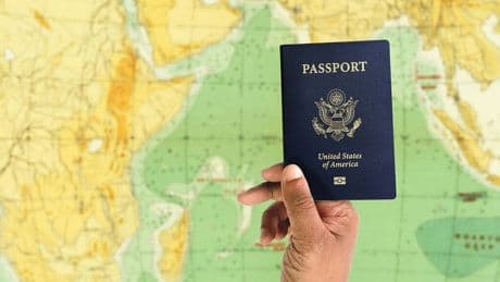 Cada vez más estadounidenses quieren vivir fuera de EEUU pero tienen un problema: Europa está cerrando sus puertas
