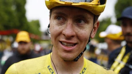 Viervoudig Tourwinnaar Pogacar dankt Vingegaard voor mooi gevecht: 'We pushen elkaar'