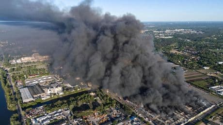 Einkaufszentrum zerstört: Polen macht russische Geheimdienste für Großbrand in Warschau verantwortlich