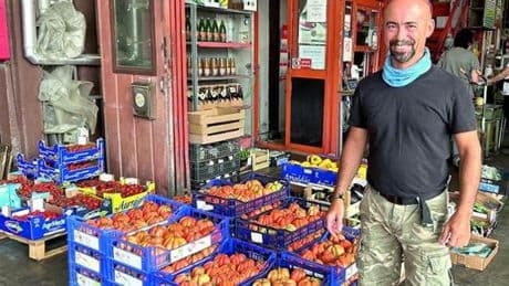 Ciliegie, pesche e anguria a peso d’oro: a Savona il prezzo vola e cresce del 30%