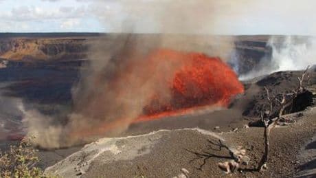 Hawaii: Vulkan Kilauea spuckt 300 Meter weit Lava