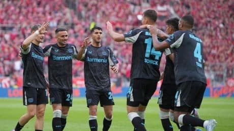 Schick evita el adiós con derrota de Xabi Alonso de la Bundesliga