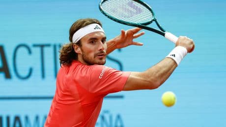 Tsitsipas recibe un palo histórico de su entrenador: "Estoy en mejor forma que él"