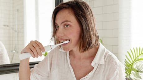 12 Things Dental Hygienists Would Never, Ever Do To Their Teeth