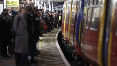 Le Royaume-Uni entame la renationalisation de ses lignes ferroviaires malgré des difficultés