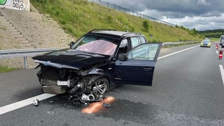 Landkreis Hildesheim: Betrunkener Fahrer überholt auf A7 rechts - Krankenhaus