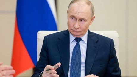 Russia economy meltdown as vital oil exports suffer staggering £3bn blow