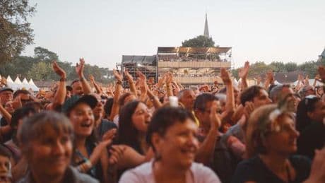 Le festival Musicalarue, dans les Landes, attire têtes d’affiche et spectateurs depuis trente-cinq ans