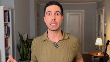 Alex Docampo, dermatólogo, sobre el retinol: "Es fotosensible, sí, pero no es verdad que no puedas utilizarlo en verano"