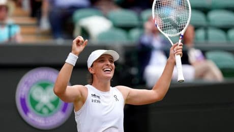 Iga Swiatek finds footing on grass to reach first Wimbledon semi-final
