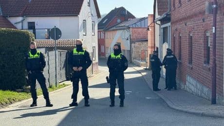 Im Weimarer Land: Polizist in Thüringen soll Familie und sich getötet haben