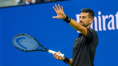 Djokovic ve Pegula turladı