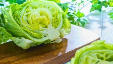 Keep your lettuce fresher for up to 30 days using a budget hack we all have in kitchen