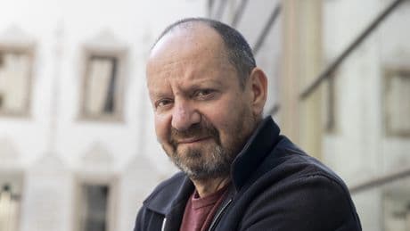 Philippe Sands:  "El genocidio se percibe como el crimen de los crímenes pero legalmente se restringe a muy pocos casos"