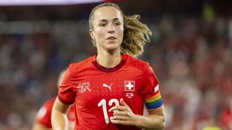 "Nadie vale tanto como lo que gana un futbolista"