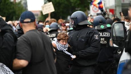 Nahost: Polizei: Palästina-Demo wegen Gewalt aufgelöst