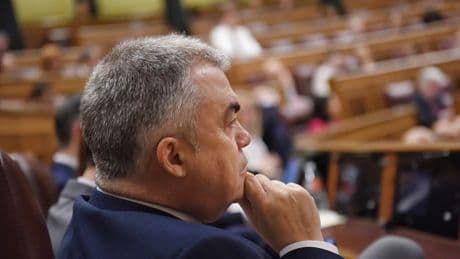 Santos Cerdán entrega el acta de diputado