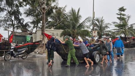 Vietnam races to prepare for Typhoon Wipha as Philippines suffers storm deaths