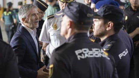 Acoso sexual a una policía en una embajada: "Si no has quedado para follar te vienes con nosotros, es una orden"