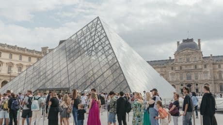 France Opens Competition to Expand Overcrowded Louvre