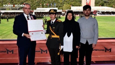 Şehit Ömer Halisdemir'in kızı teğmen oldu