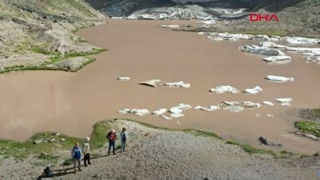 Il monte Cilo si sta sciogliendo, allarme in Turchia: «Dieci anni fa qui c'erano i ghiacciai». Siccità e oltre 50 gradi nel Paese