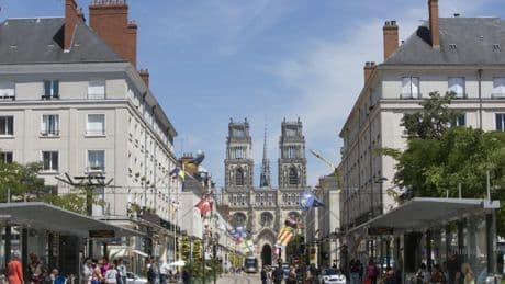 À Orléans, des autocollants décrètent des « zones interdites aux musulmans », une enquête est ouverte