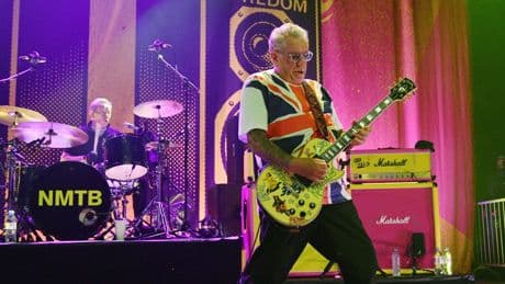 Steve Jones: “El punk no fue montar una banda para vender ropa”