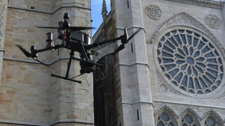 Decenas de estafados en un falso espectáculo de drones que se promocionaba en Bilbao