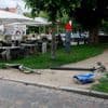 Unfall am Marktplatz: Autofahrer verliert vor Eisdiele Kontrolle - fünf Verletzte
