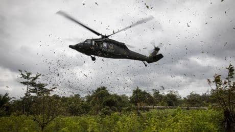 Disidentes de las FARC asesinan a 12 policías tras derribar un helicóptero en Antioquia