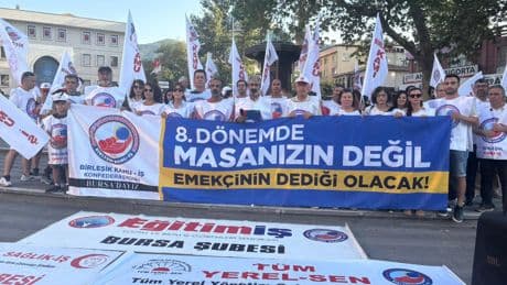 Birleşik Kamu-İş Bursa’da hükümetin düşük zam teklifini protesto etti