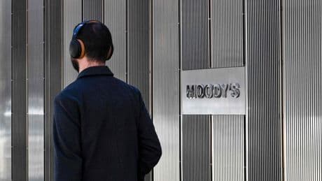 Moody's rebaja la calificación crediticia de Estados Unidos al quitarle la triple A