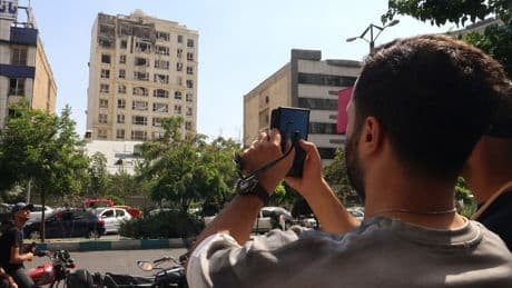Ich rufe meinen Cousin Jahed im Iran an: Wie geht es dir?