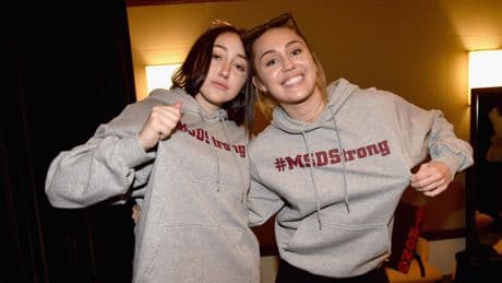 Noah Cyrus ontkent familieruzie: ’Iedereen houdt van elkaar’