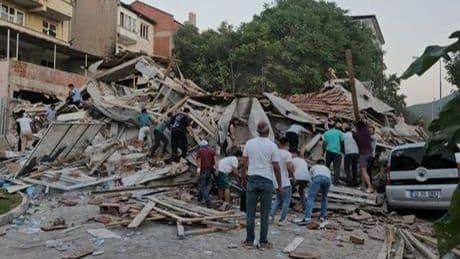AFAD'dan Balıkesir'deki deprem sonrası çalışmaları için açıklama