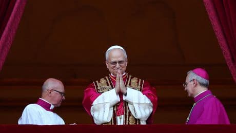 «Une marionnette marxiste au Vatican» : Léon XIV en porte-à-faux avec la galaxie trumpiste