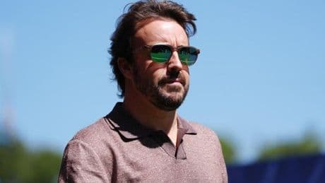 Fernando Alonso, al rescate de Montmeló mientras él busca su propio salvavidas