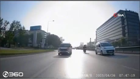 Makas atan otomobil kamerada