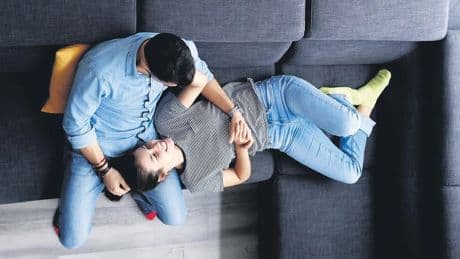 ESRA EZMECİ / Gerçekten seviliyor muyum?