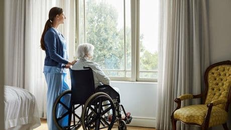 Verhinderungspflege 2025 : So schöpfen Sie die Leistung der Pflegeversicherung voll aus