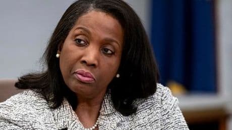 Donald Trump: Fed-Gouverneurin Lisa Cook lehnt Trumps Rücktrittsaufforderung ab