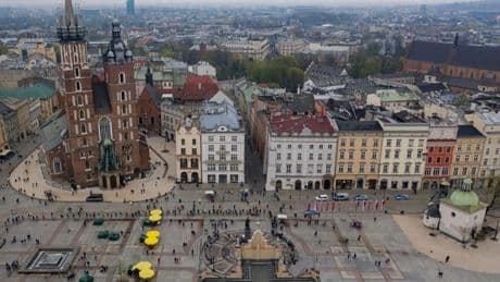 Loiu estrenará en diciembre ruta a la ciudad polaca de Cracovia