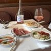 Genuss-Guide: Die besten Restaurants fürs erste Date: Ein Tisch für zwei (unter 100 Euro)