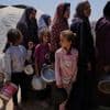 Humanitäre Notlage: Augenzeugen: Erste Hilfsgüter erreichen Menschen in Gaza