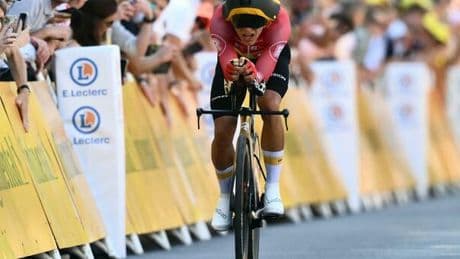 Tobias Johannessen collassato al Tour de France: il ciclista norvegese stroncato dalla fatica della salita