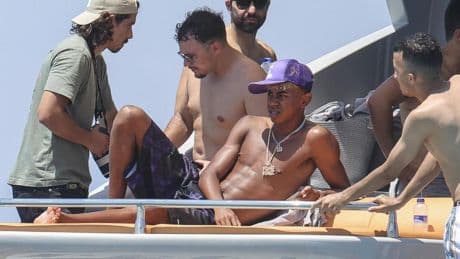 Lamine Yamal desconecta en un yate en Ibiza durante sus vacaciones