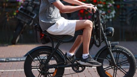 Man (19) in Middelburg steelt fatbike onder bedreiging van pistool